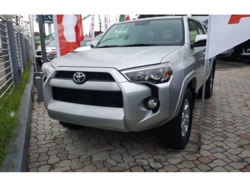 Toyota 4runner SR5 2016 "0" millas